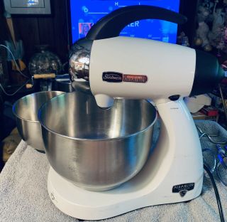 Sunbeam Mixmaster Heritage Legacy Stand Mixer Model 2346 - 030 W 2 Bowls & 6 Blade