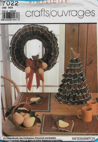 Simplicity Crafts Pattern 7022,  Christmas Tree,  Wreath,  Napkins,  Pears,  1985