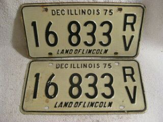 1975 Matching Pair Illinois Rv License Plates 16 833 Rv