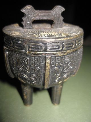 Chinese Metalware Ding Vessel Censer Finial Tripod Feet Intricate Decoration