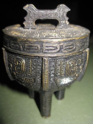 Chinese Metalware Ding Vessel Censer Finial Tripod Feet Intricate Decoration 4