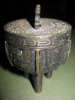 Chinese Metalware Ding Vessel Censer Finial Tripod Feet Intricate Decoration 5