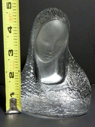 VINTAGE VIKING CRYSTAL ICE GLASS HAND MADE VIRGIN MARY BUST FIGURINE PAPERWEIGHT 2