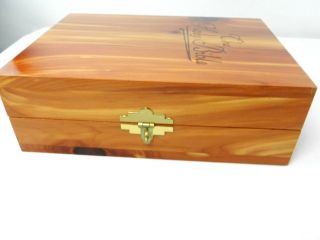 Cedar Box " The Holy Bible " Remembrance Edition Iue Usa With Latch