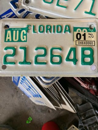 Florida Motorcycle License Plate Tag 2001.  21264b.
