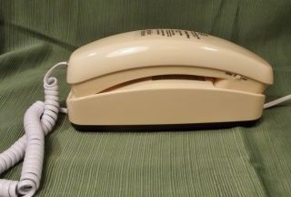 Vintage Southwestern Bell Freedom Phone Sleekline Corded Telephone Model Fc2556