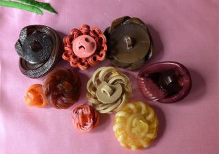 9 collectable Wacky CELLULOID buttons EXTRUDED SPAGHETTI WOVEN (14) 5
