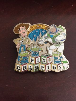 Disney Hong Kong Pin Champion Le 800 Toy Story Buzz Woody Little Green Men Pin