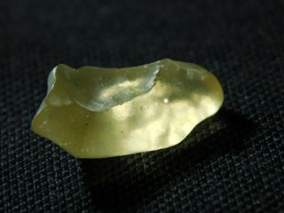 A Small Semi Translucent 100 Natural Libyan Desert Glass From Egypt 2.  52gr E