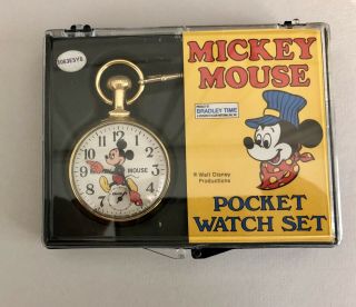 Disney Boxed Mickey Mouse Pocket Watch Set W/chain