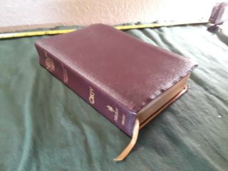 The Nelson Study Bible Nkjv - Leather 2886bg,  Pre - Owned,  Leather,  1997