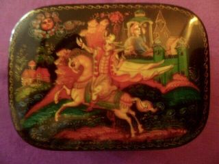 Vintage Traditional Russian Hand Painted & Signed Black Lacquer Trinket Box