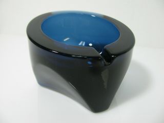 Vntg Small Clear Blue Glass Round 4 " Mid - Century Modern Cigarette Ashtray