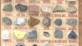 VINTAGE ROCKS AND MINERALS SPECIMENS DISPLAY SET FOR THE STUDY OF EARTH SCIENCE 3