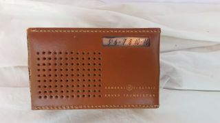 Vintage General Electric Transistor Portable Radio