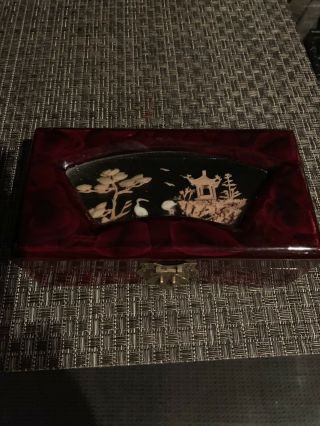 Vtg.  Chinese Wood Lacquer Small Trinket Jewelry Box With Glass - Framed Diorama