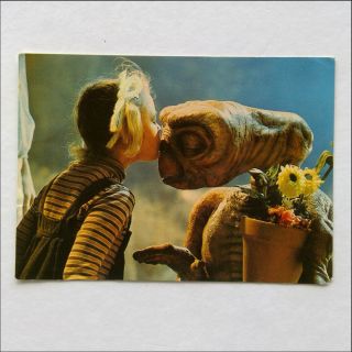 E.  T.  The Extra - Terrestrial 1982 Postcard (p388)