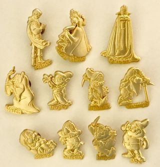 Disney Japan M&p 100 Relief Series Goldtone Snow White The Seven Dwarfs 11 Pin