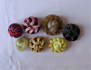 7 collectable Wacky CELLULOID buttons EXTRUDED SPAGHETTI WOVEN (13) 2
