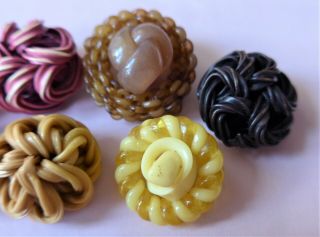 7 collectable Wacky CELLULOID buttons EXTRUDED SPAGHETTI WOVEN (13) 3