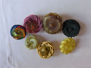 7 collectable Wacky CELLULOID buttons EXTRUDED SPAGHETTI WOVEN (13) 5