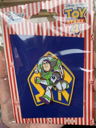 Dsf Dssh Toy Story 4 Buzz Pin Le 300