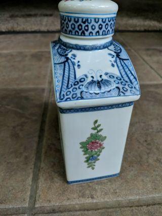 Porcelain Ginger Jar Royal crest Hand Painted By Oriental Accent Exports Jar 2