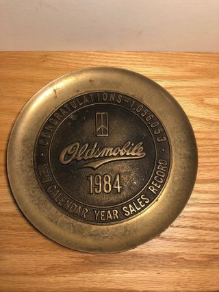 Gm Oldsmobile Brass 1984 Sales Award Wall Plate - Calendar Year Sales Record