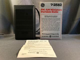 Vintage General Electric GE Portable Handheld AM/FM RADIO 7 - 2582 3