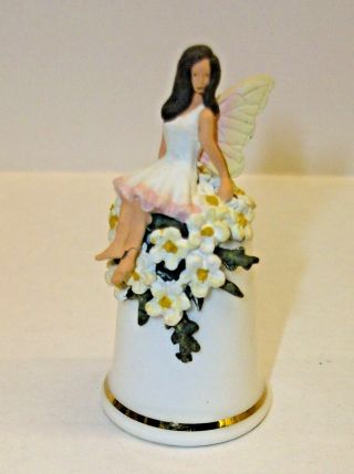 Sterling Classic Flower Fairy Thimble With - - White Flowers - - And Gold Pattern