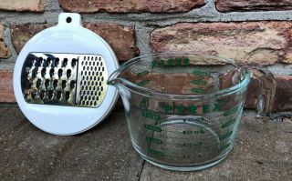Vintage Pyrex Accessories Green Paint 4 - Cup Measuring Cup W/grate Lid