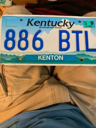 Kentucky License Plate.  Tab 1999.  886 - Btl.  -.