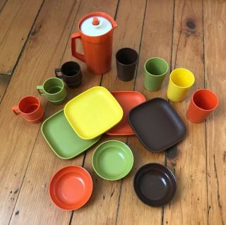 Tupperware Mini Cake & Serve It Set Kids Kitchen Toy Pitcher Cups Plates Mugs