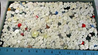 16 Oz Vintage Buttons Mostly White Glass Approx.  1000 2 ᵇ E1