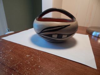 Vtg 1950s 60s Santo Domingo Native American Pottery Bowl W/ Handle Hand Design