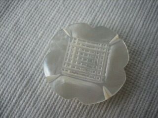 Vintage Med 1 - 1/8th " Carved Mother Of Pearl Mop Shell Scallop Edge Button - Pd34