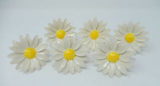 Set Of 6 Vintage Yellow & White Painted Metal Daisy Napkin Rings