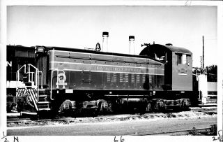 1977 River Street Rambler Train Engine Locomotive Photograph X2200s Savannah Ga