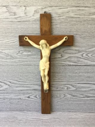 Vintage Religious Wood And Resin Crucifix Wall Hanging 20” Tall Christianity