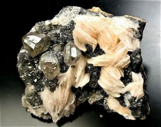 Minerals : Twinned Cerussite Crystals With Barite Crystals From Morocco
