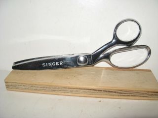 Vintage Singer Pinking Shears / Scissors 7 1/2 " - Model No.  C - 807 - Cuts Good