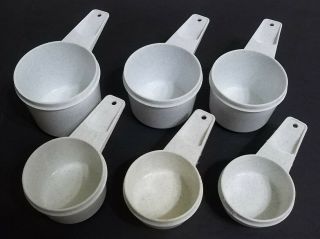 Tupperware White Speckled Fireworks Complete Set Measuring Cups,  Spoons,  Sifter 7