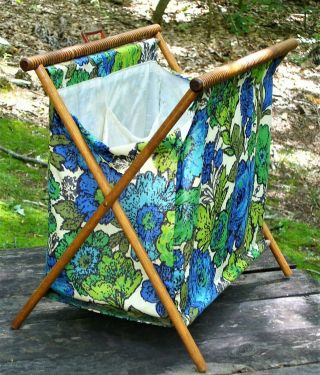 Vtg Wood Folding Frame Floral Fabric Knitting Crochet Yarn Tote Caddy Stand Bag