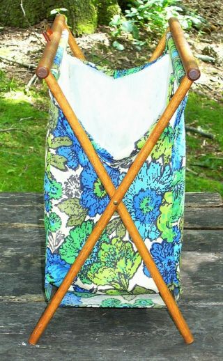 VTG Wood Folding Frame Floral Fabric Knitting Crochet Yarn Tote Caddy Stand Bag 2