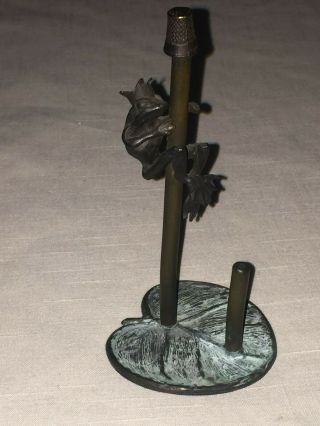 VTG BRONZE CLIMBING FROG w/ CROWN ON LILY PAD THIMBLE SPOOL HOLDER 2
