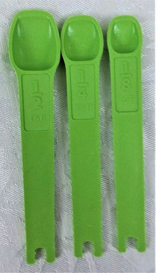 Vintage Collectible Tupperware Lime/Apple Green Measuring Spoons Set of 7 6