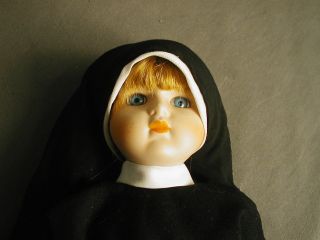 Vintage Nun Doll - Bisque & Soft Body - Full Habit - Rosary Beads - 16 " H 70 Em