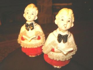 2 Vintage Ceramic Christmas Choir Boy Figurines 2 Spaghetti Trim Felt