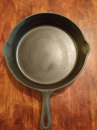 No 9 Griswold Small Logo Cast Iron Skillet