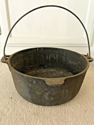 Large Vintage Cast Iron 3 Footed Kettle Cauldron Bean Pot 12” Across W/handle